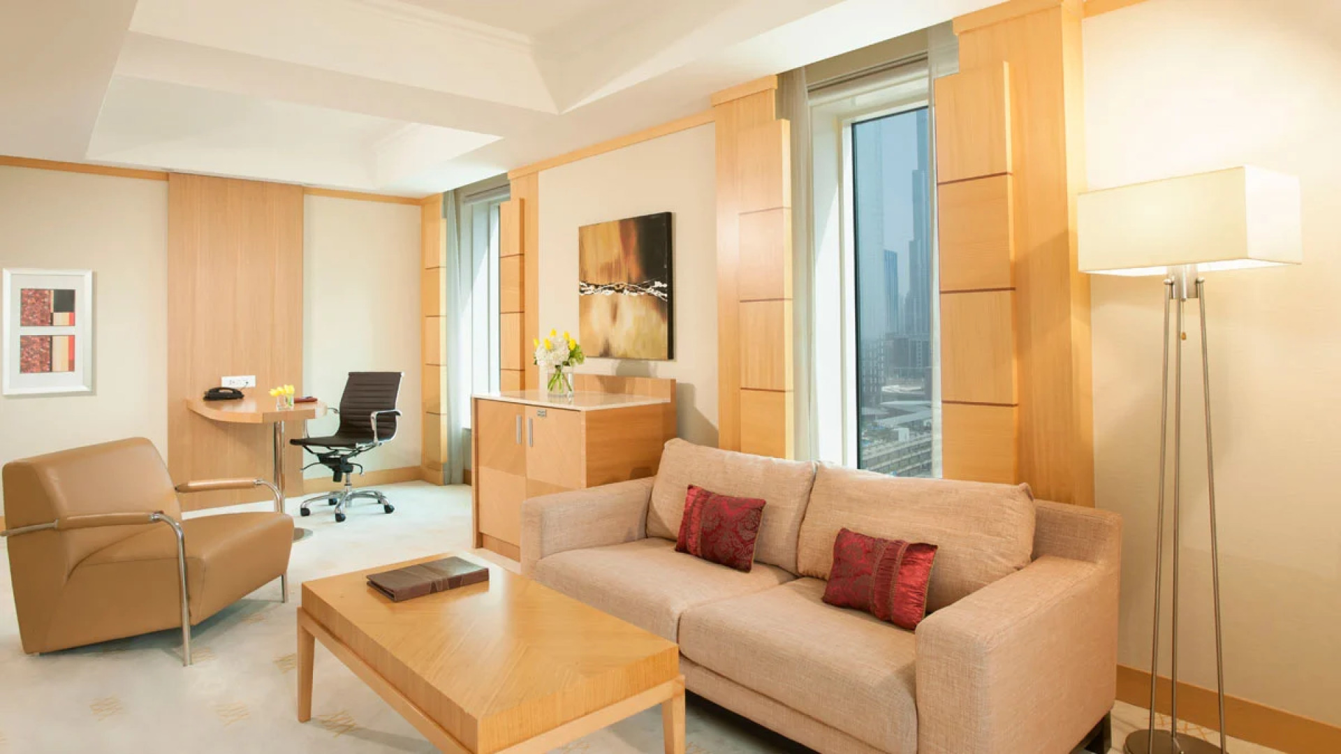 Carlton Downtown Hotel