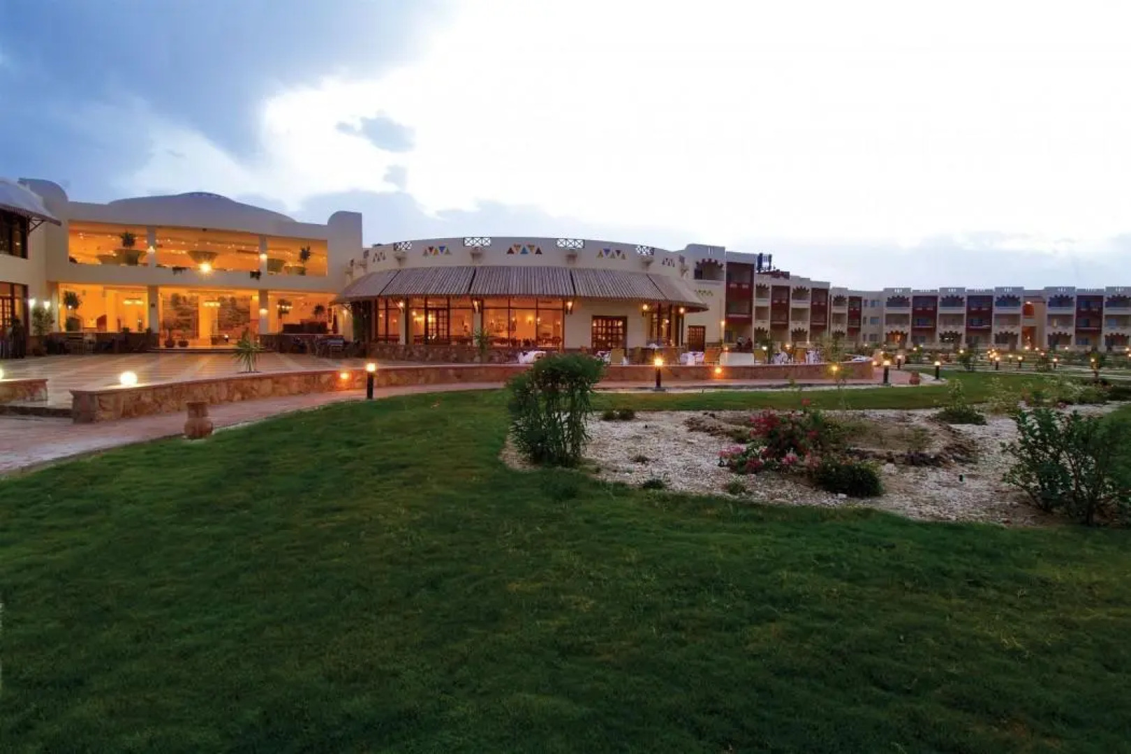 Курортный отель Bliss Nada Beach Resort