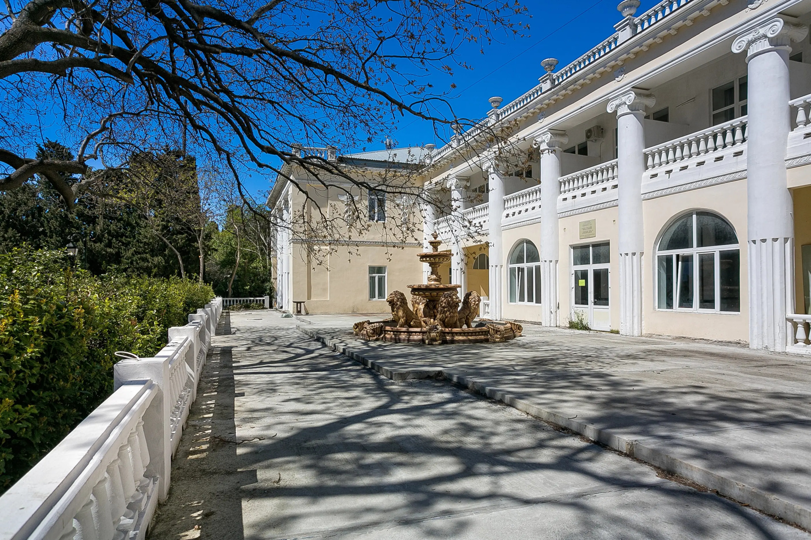 Отель Ампир
