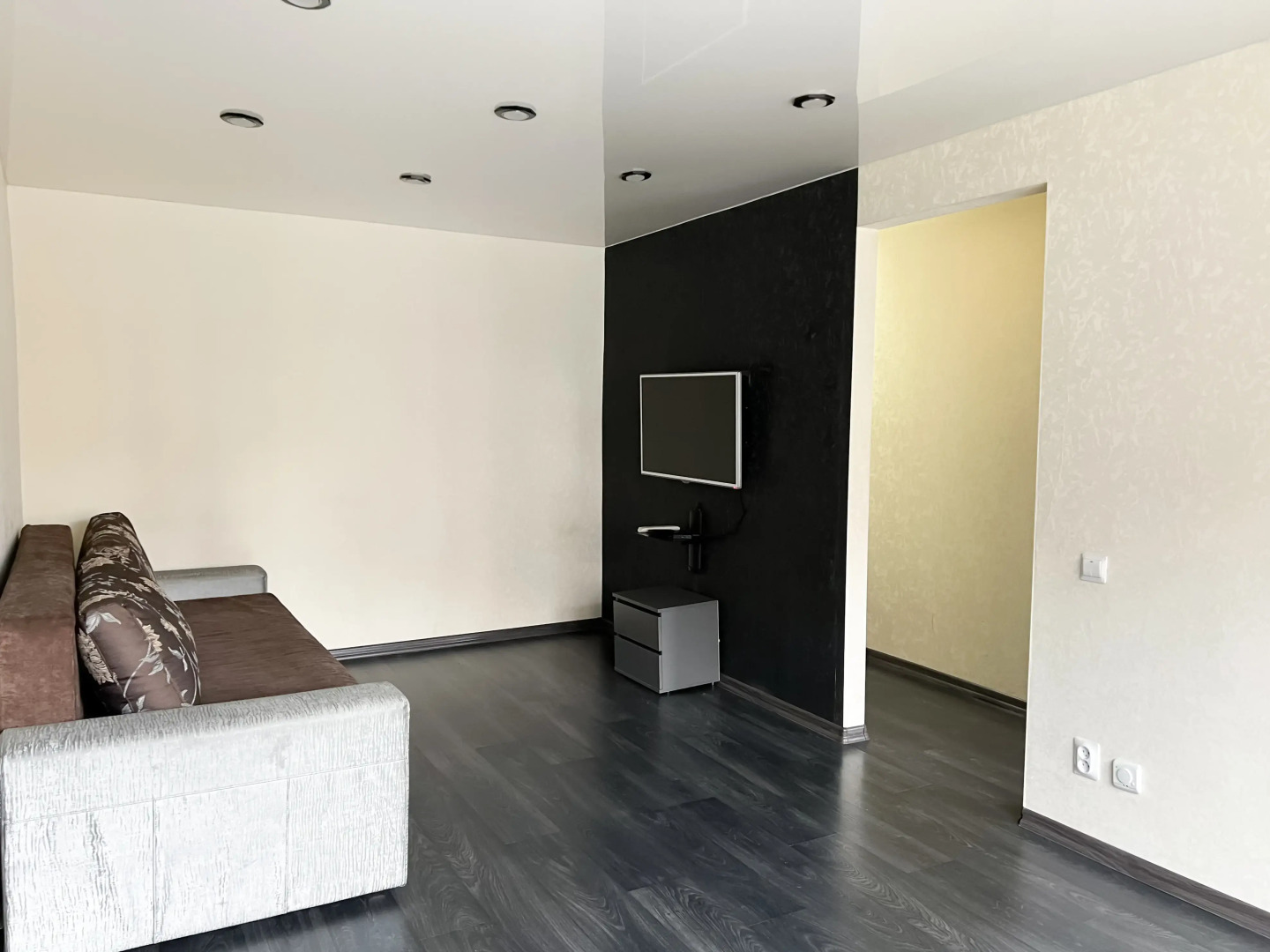 Квартира 2-комнатная на Коминтерна 17