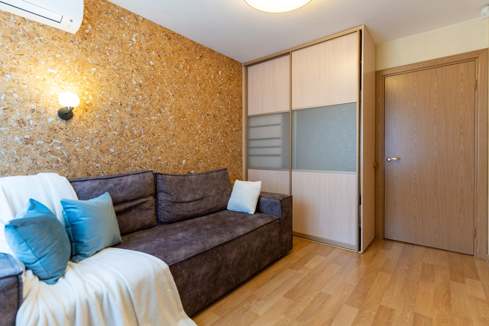 Апартаменты Трёхкомнатные с джакузи на Антона Валека 12