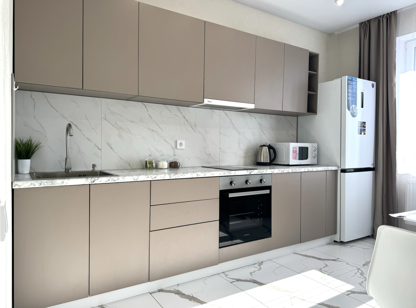 Квартира Рядом с Метро и Видом на Закат