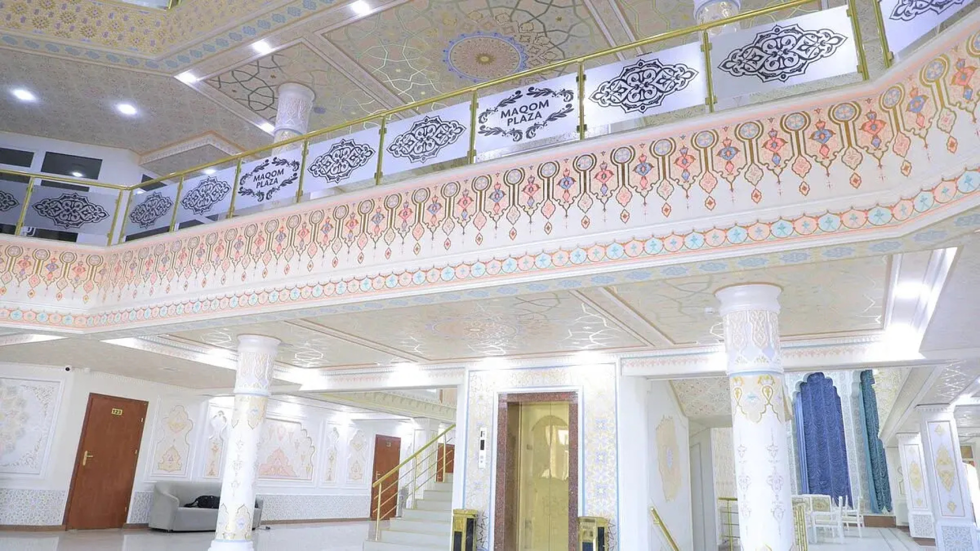 Отель Maqom Plaza