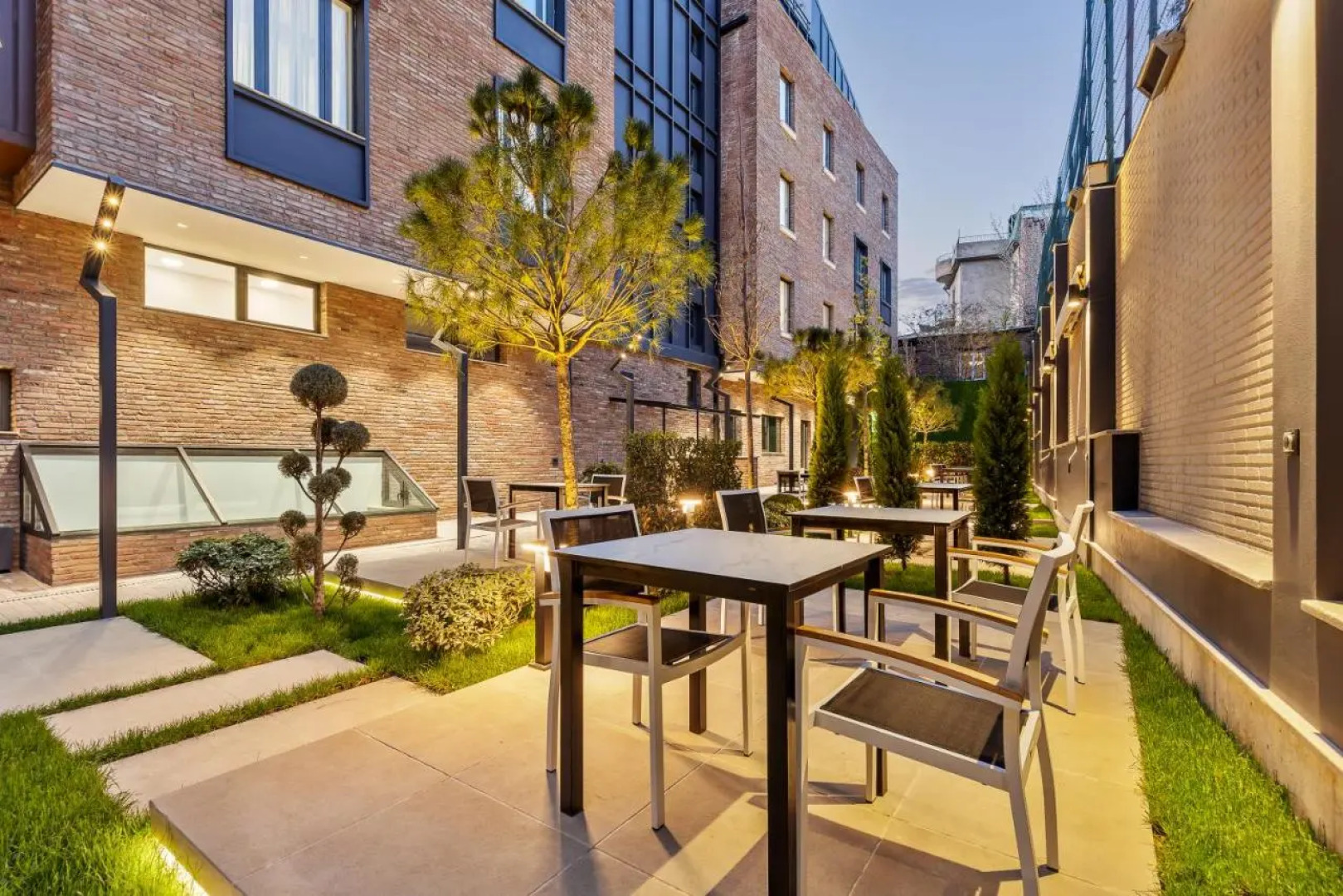 Отель Clocks Hotel Tbilisi