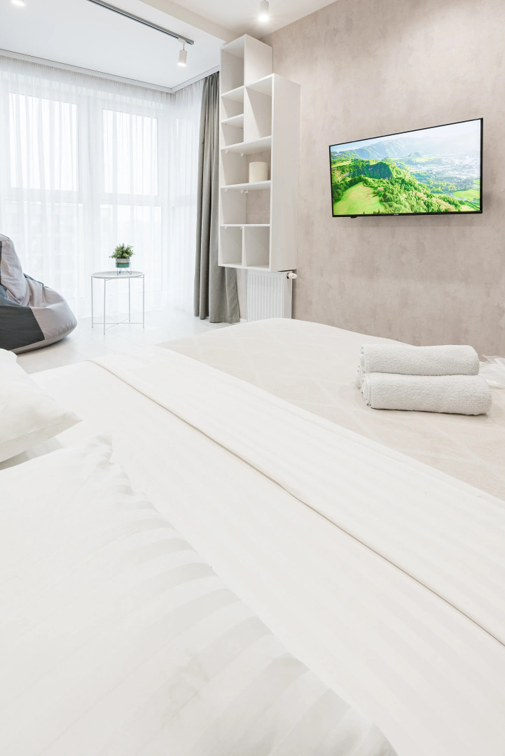 Апартаменты Дизайнерские на 24 Этаже с Панорамными Окнами