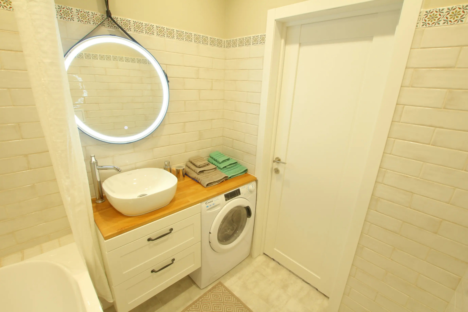 Апартаменты Милли Хаус, Набережная Кабан