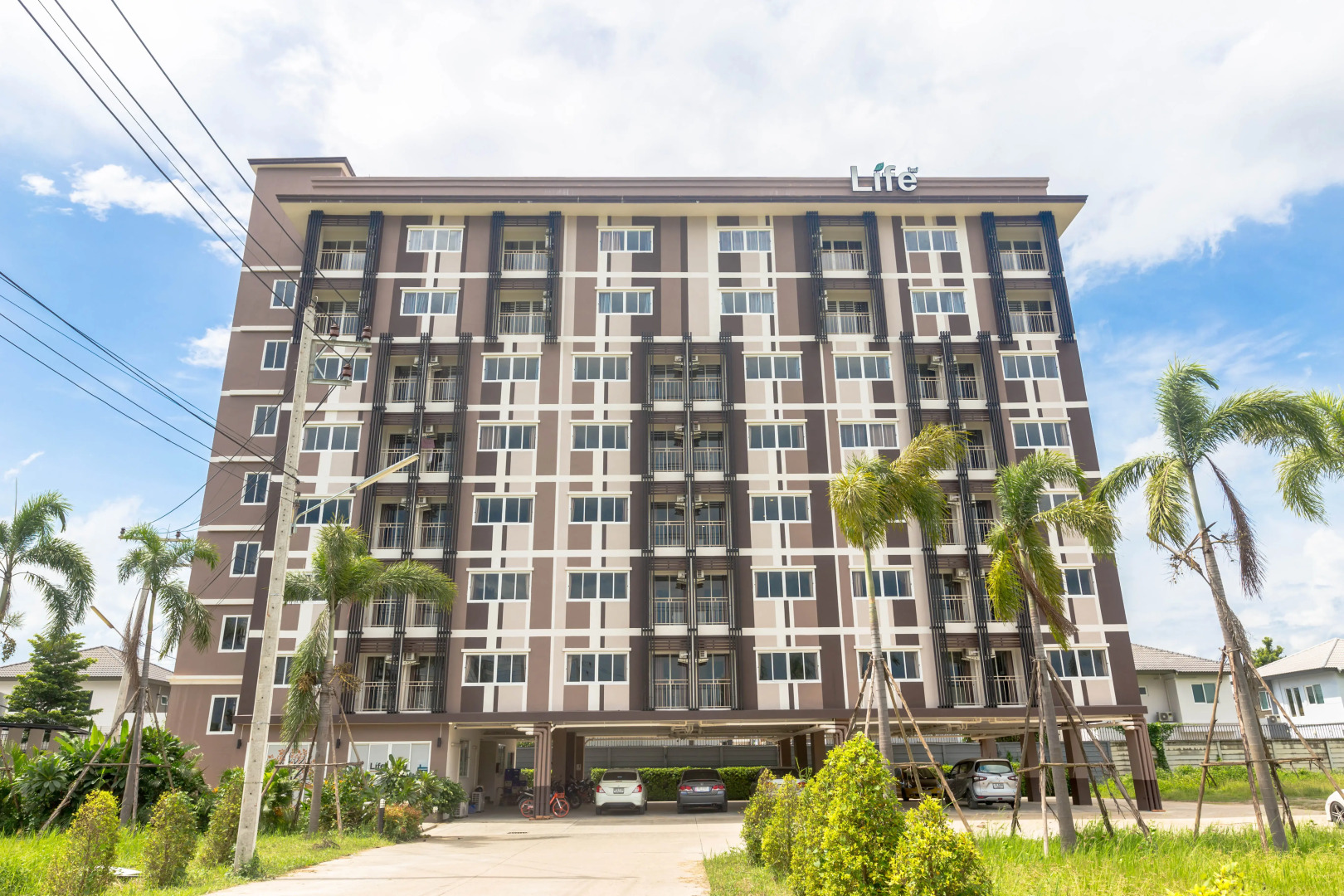 Отель Life Grand Chiang Mai