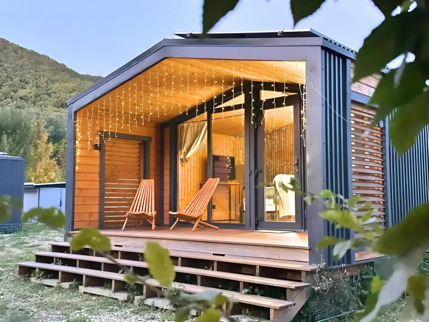 Частный дом Загородный комплекс на берегу реки с баней