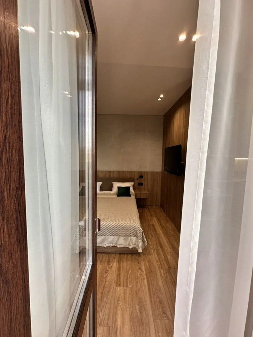 Апартаменты на втором этаже с балкoном