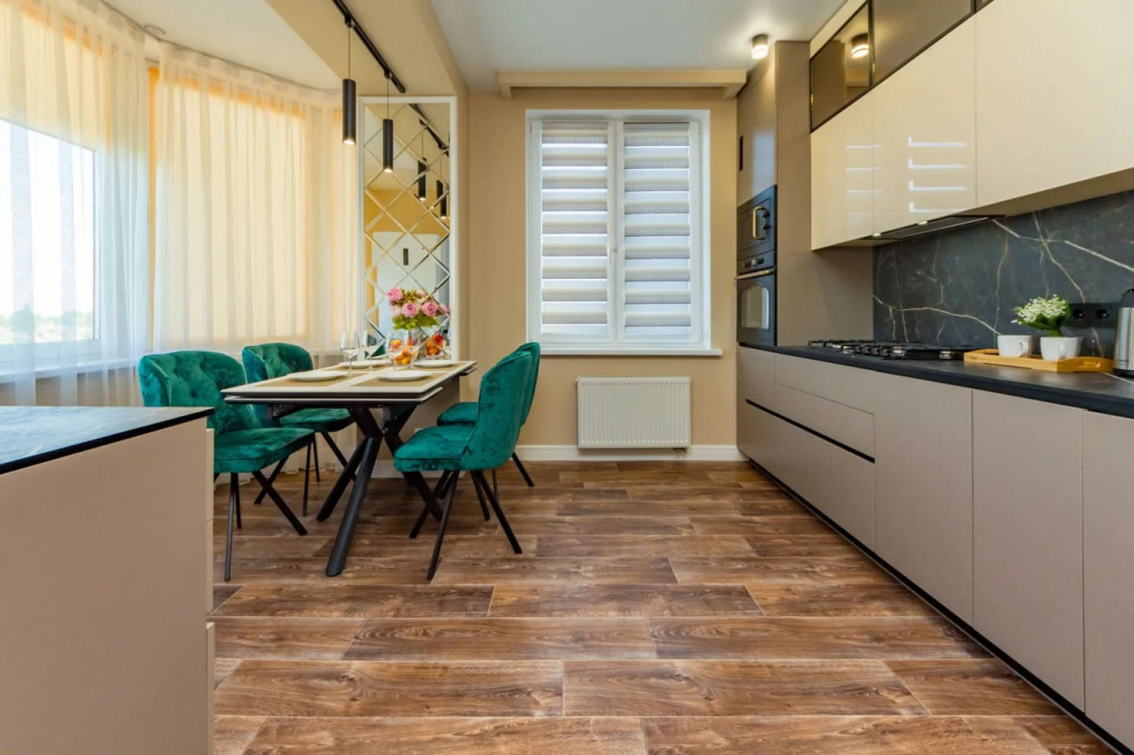 Апартаменты Emerald on Leonova