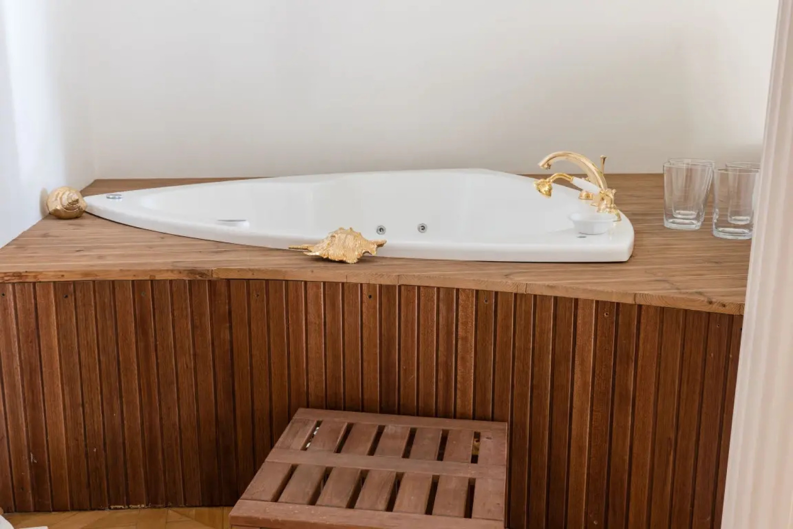 Апартаменты a.m. Rooms Neva Jacuzzi (Angliyskaya Naberezhnaya)