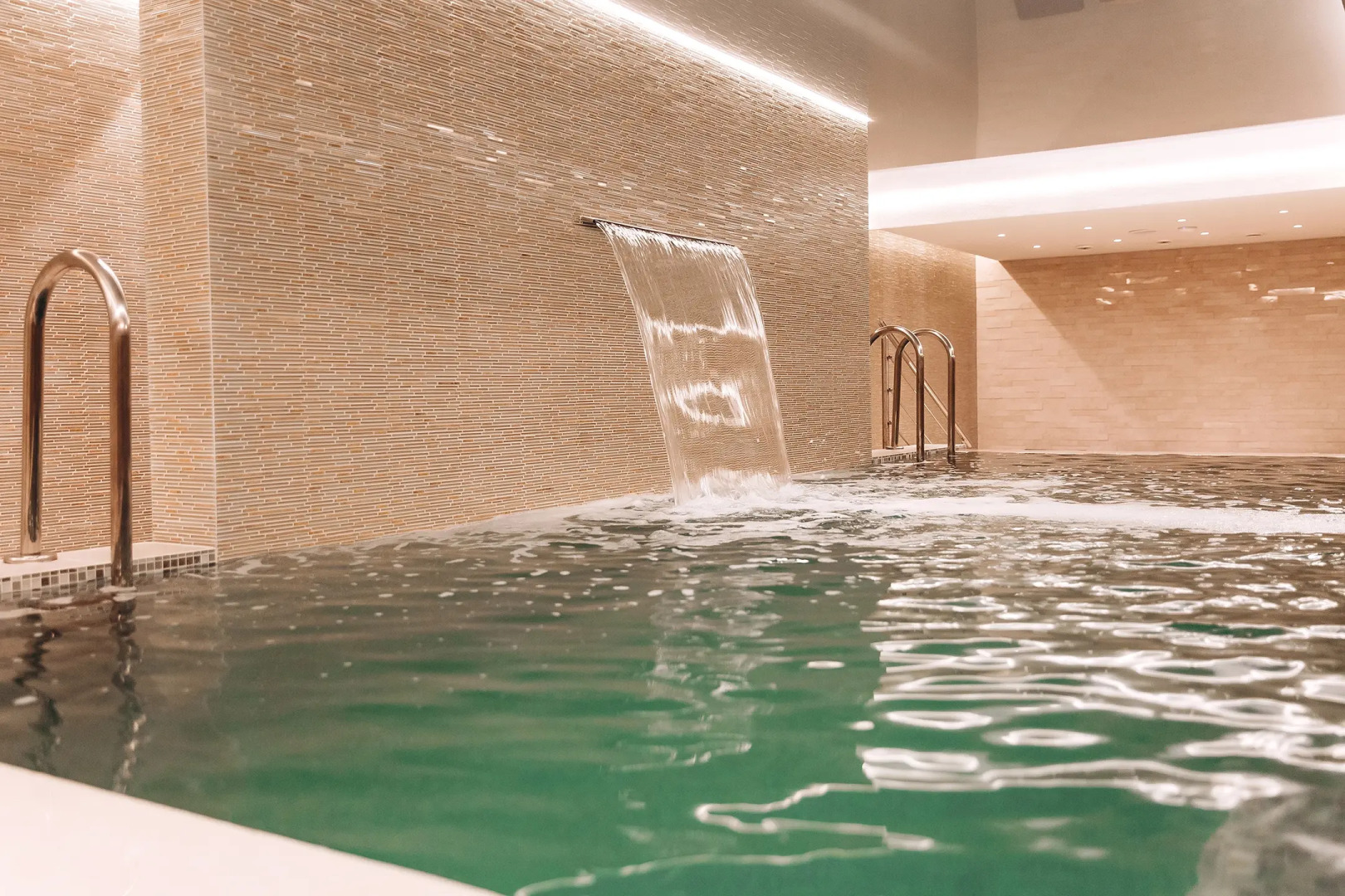 Отель Волхов