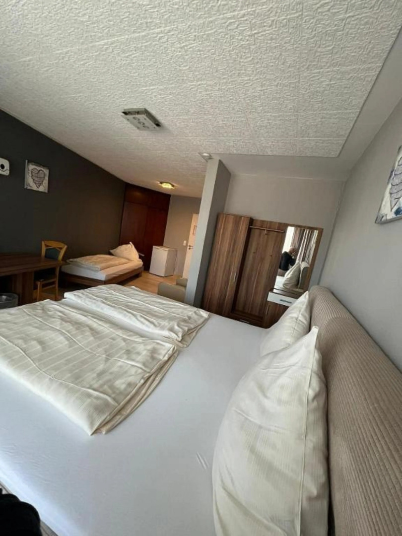 Отель Hafez Bad Salzuflen