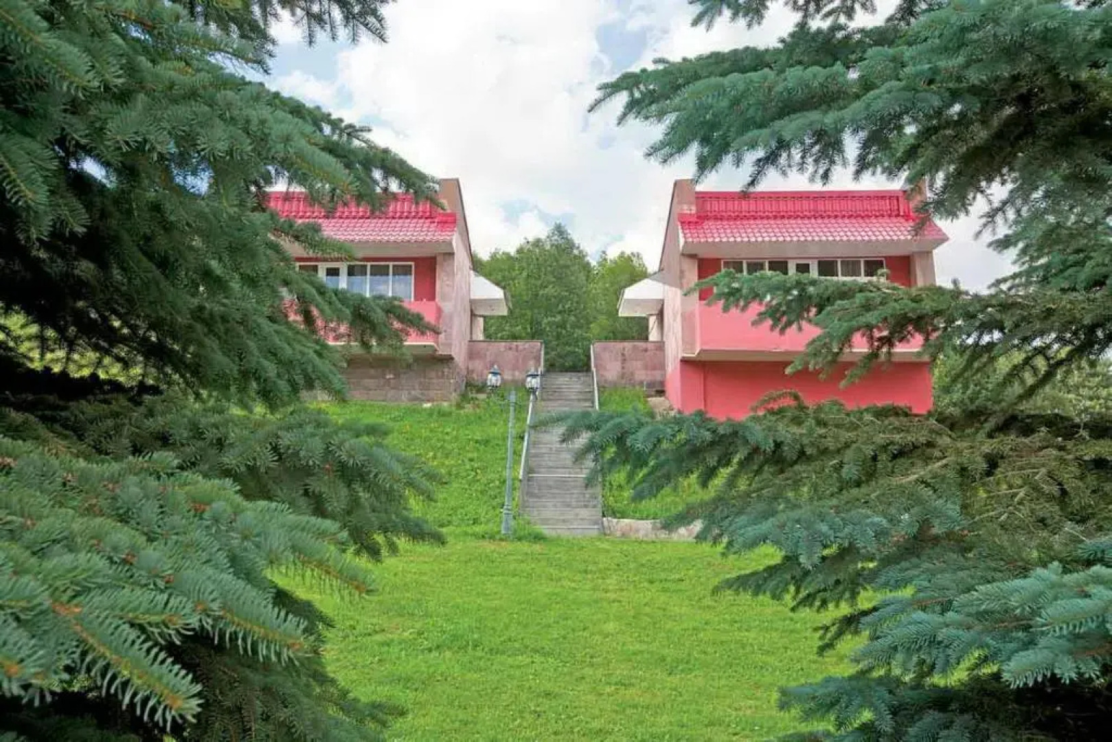 Курортный отель Ani