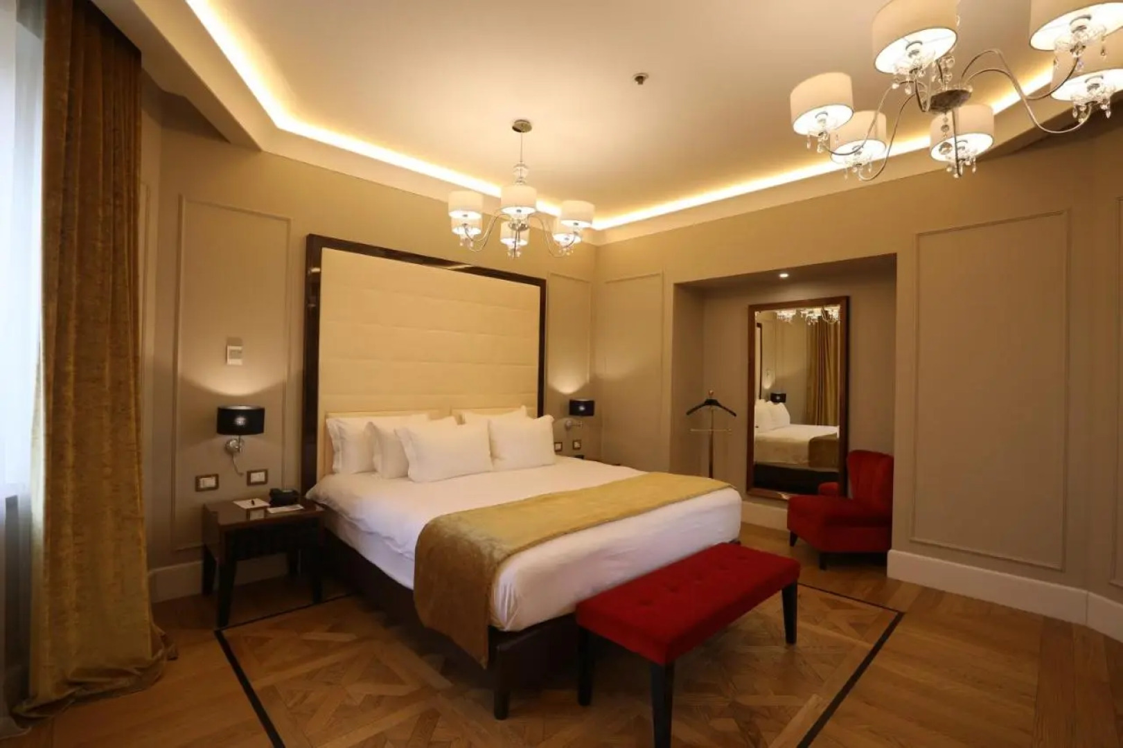 Отель Grand Hotel Yerevan
