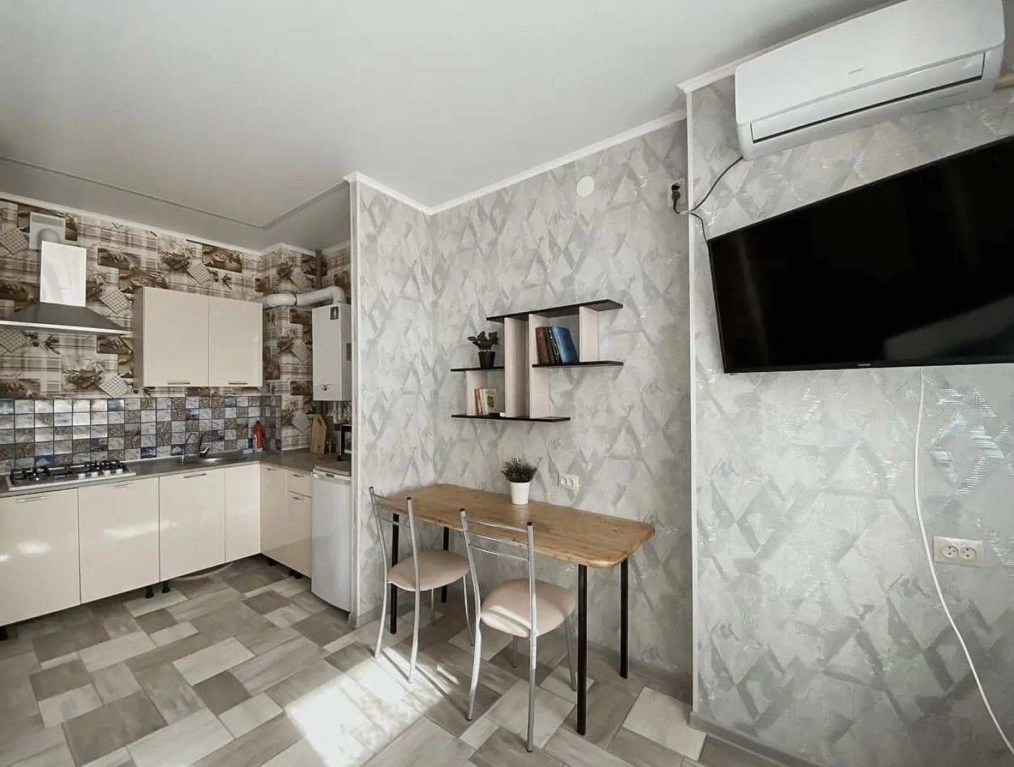 Квартира студия Green FOX с видом на Собор Святого Владимира