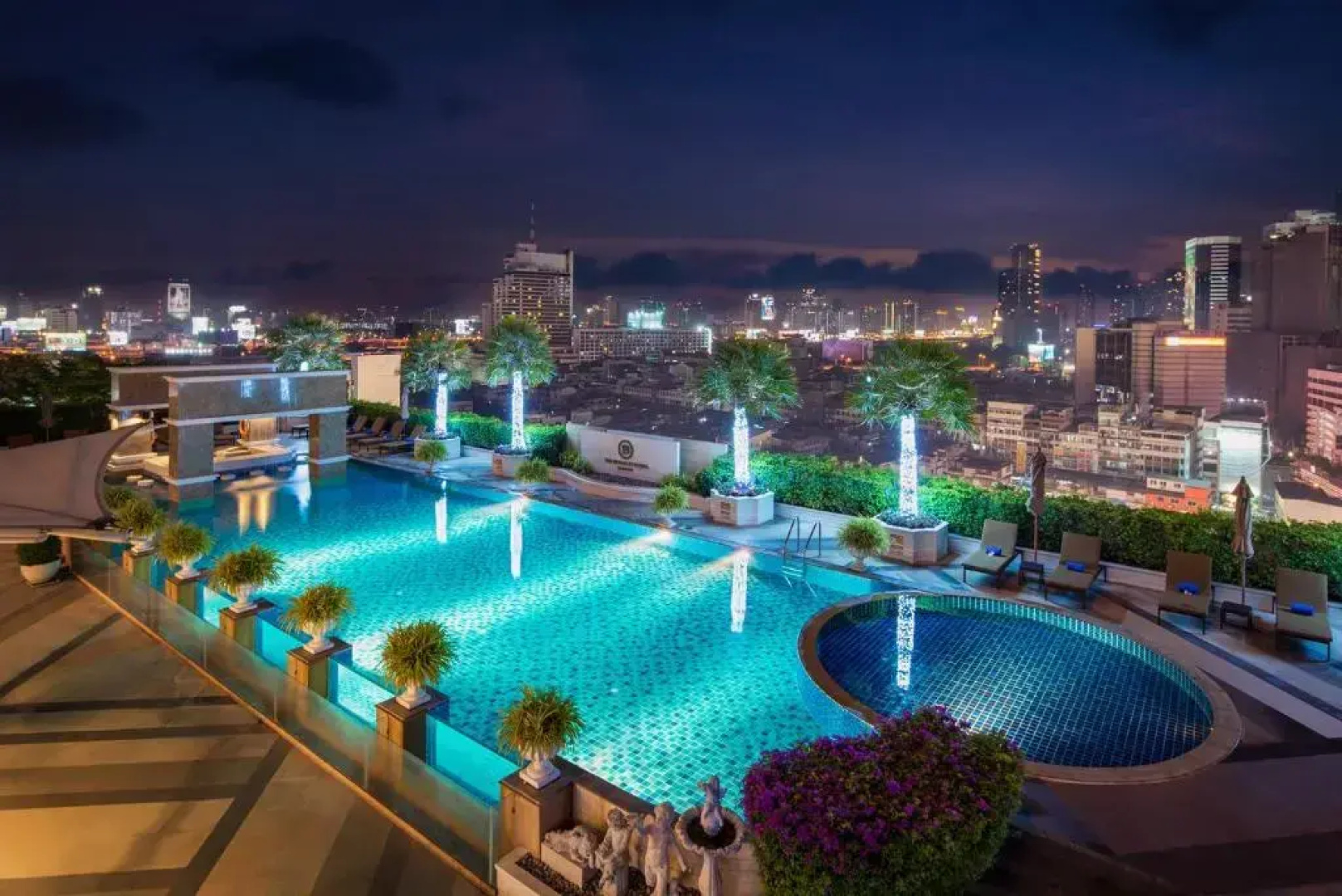 Отель The Berkeley Hotel Pratunam