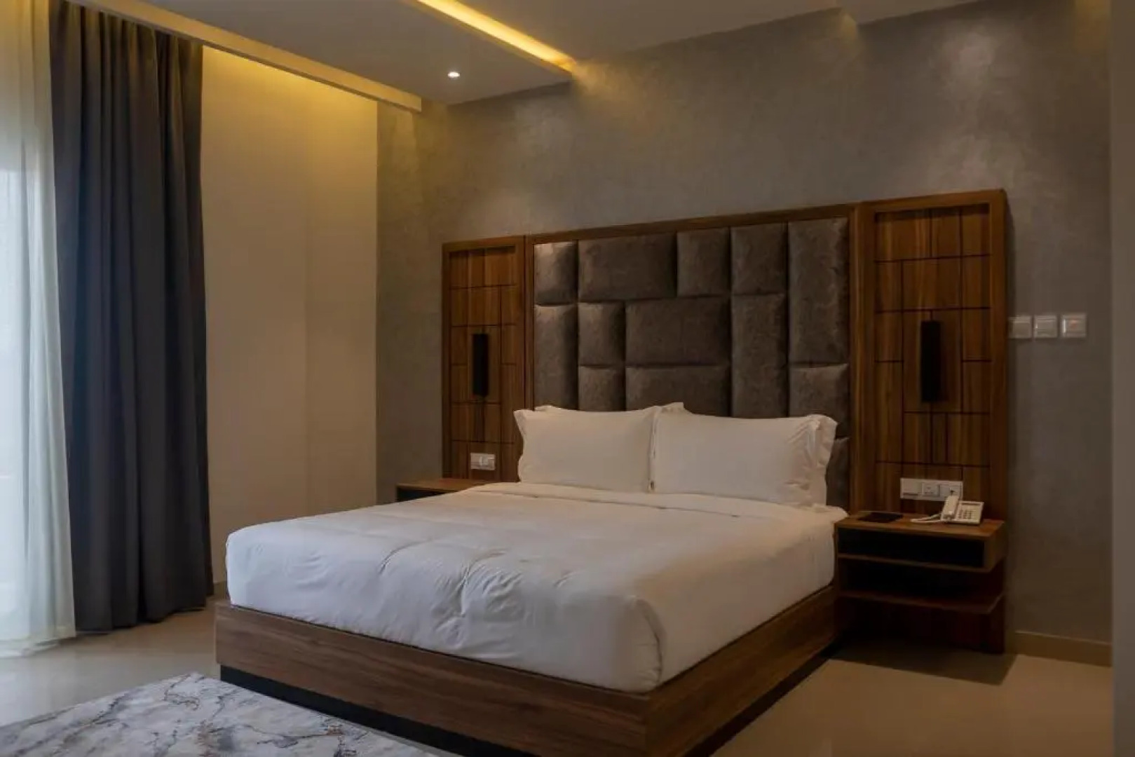 Отель The Plaza  and Resort