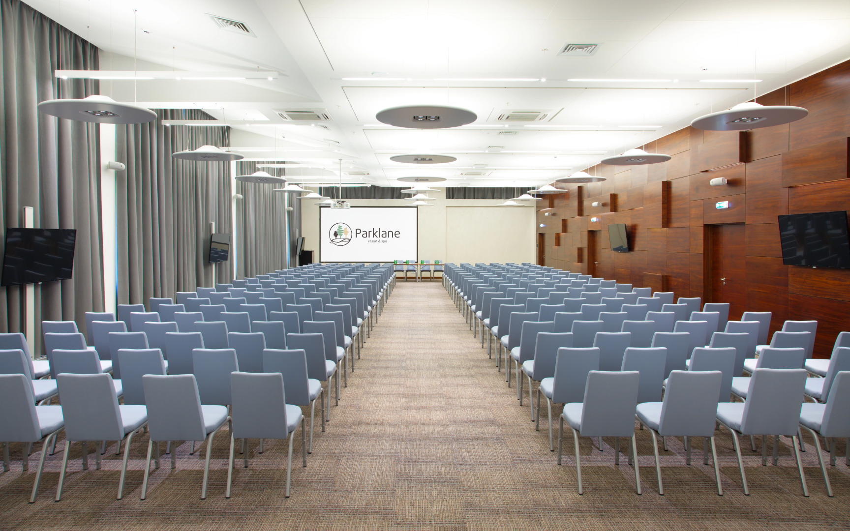 Parklane Resort and Spa