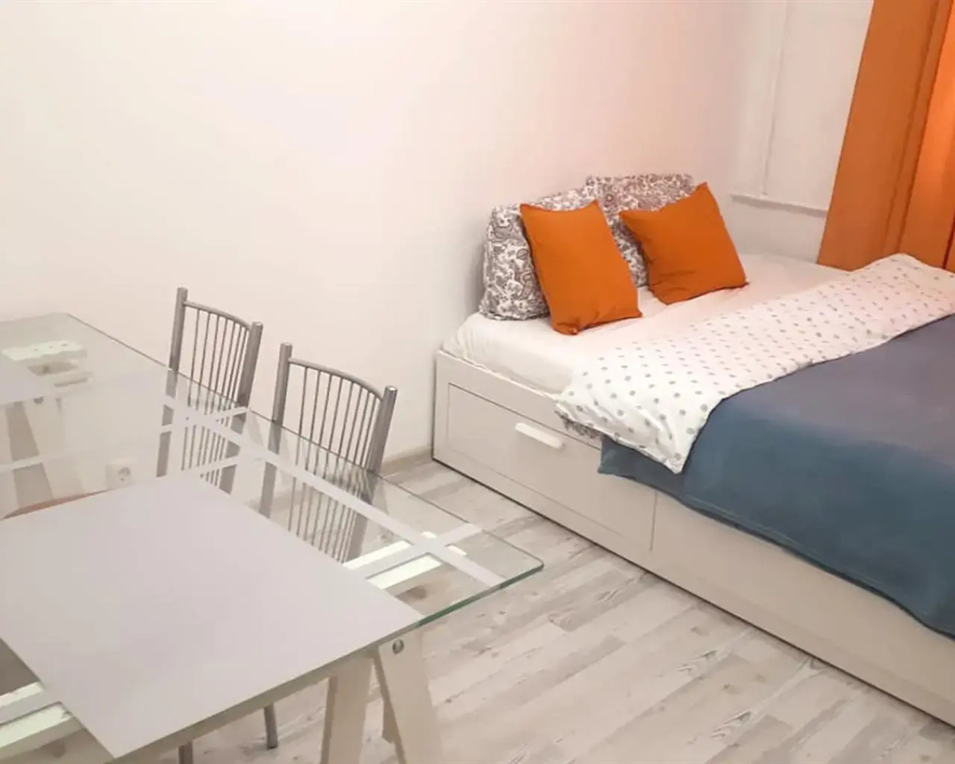 Отель Весна