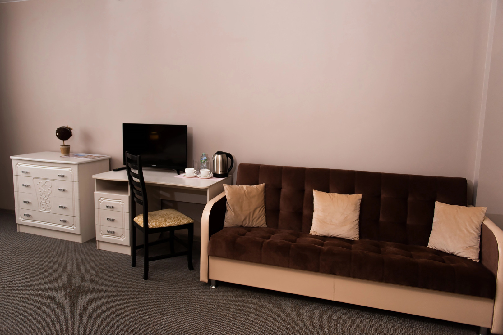 Отель Белая Акация