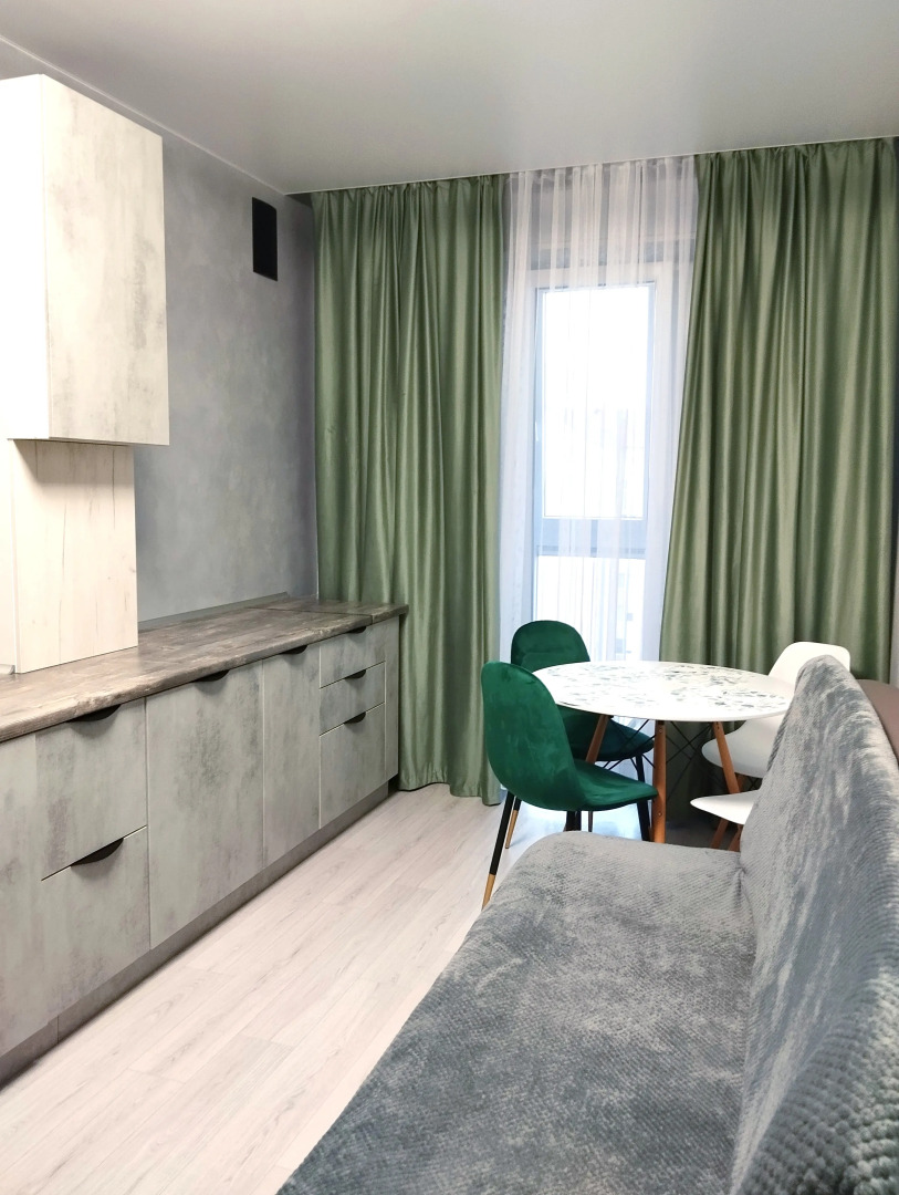 Квартира Уютная с двумя спальнями и удобным выездом в сторону моря