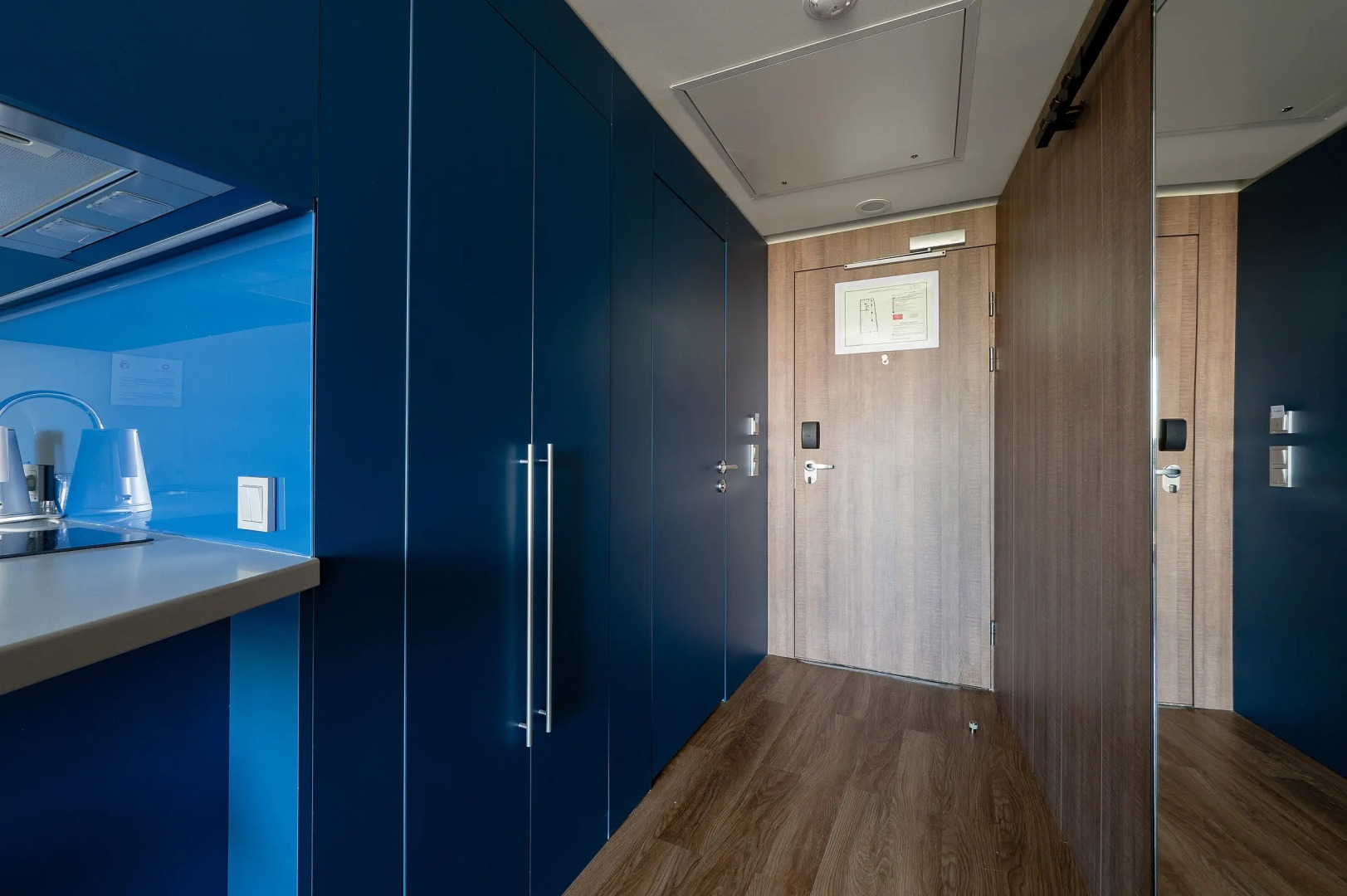 Апартаменты в отеле с видом на море. Космос 522