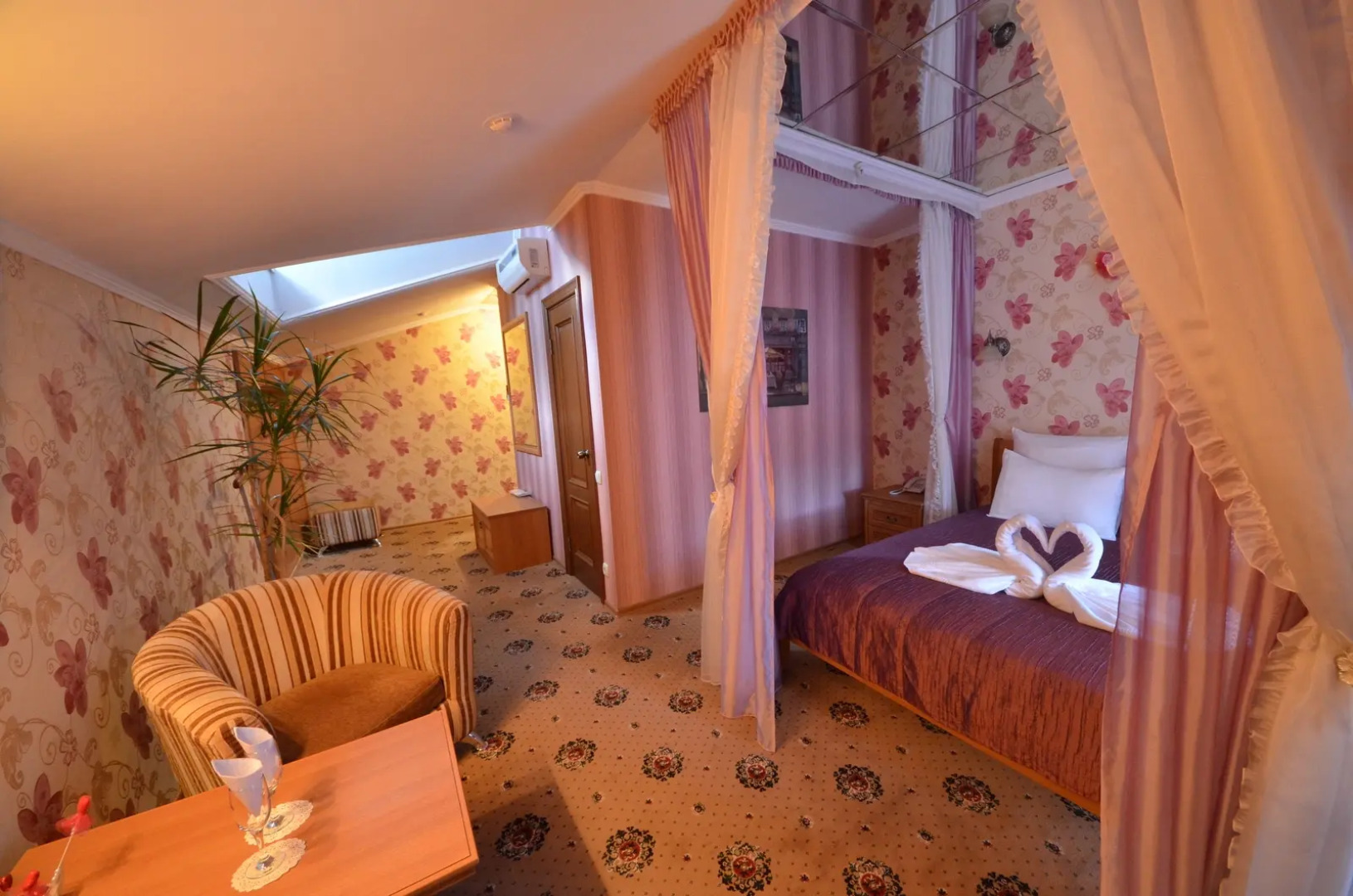 Отель Семь Пятниц