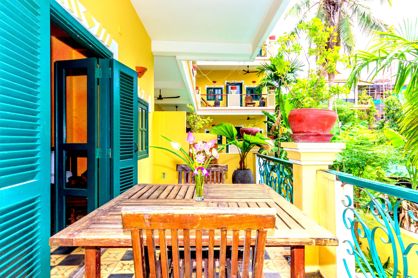 Отель Golden Banana Residence