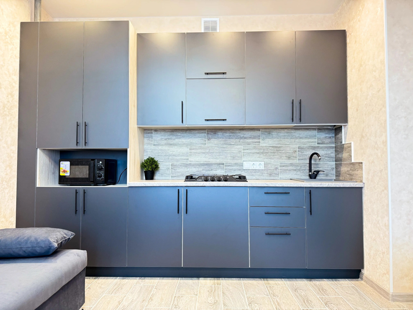 Апартаменты Like Home на Земнухова 2