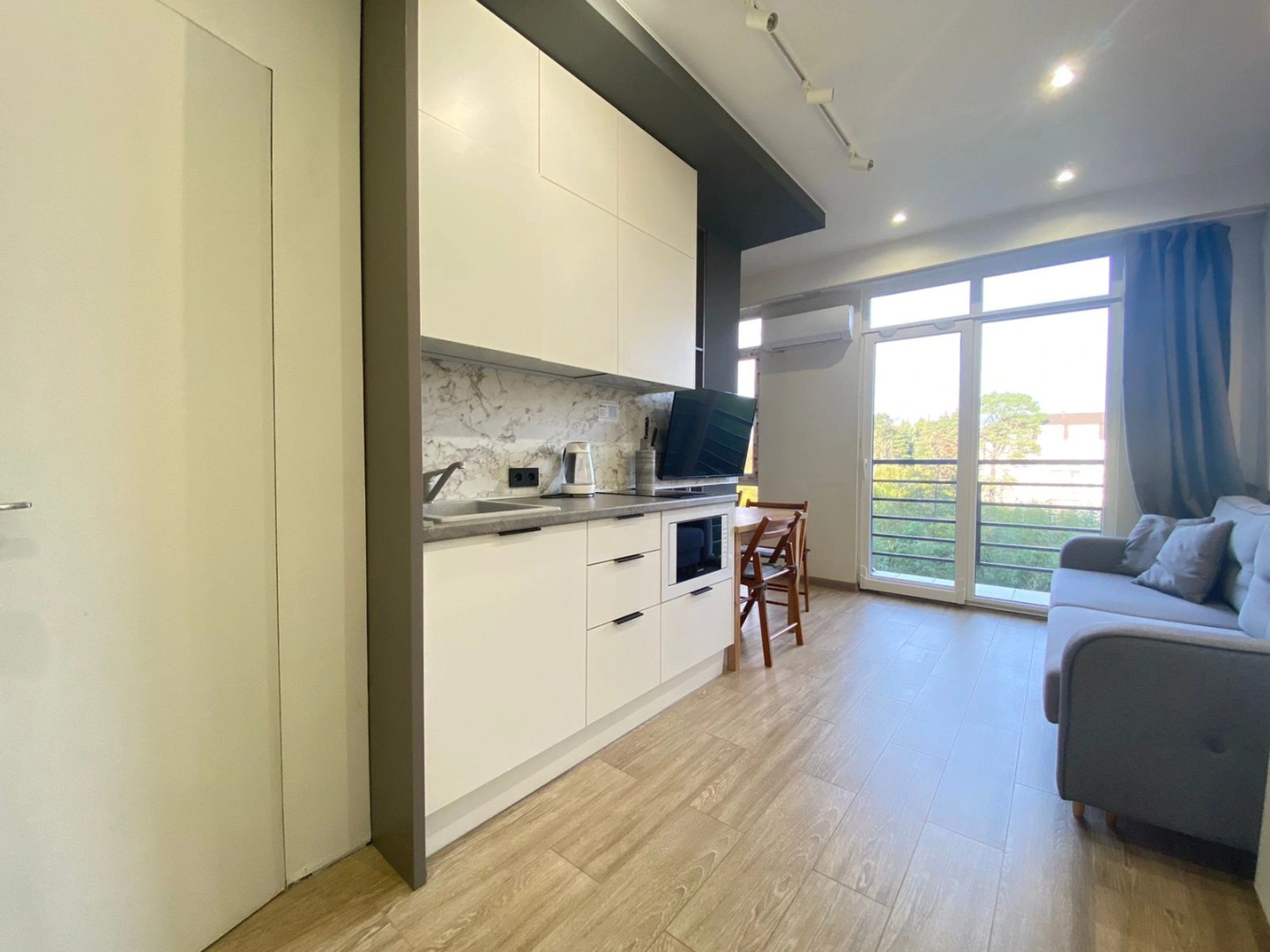 Море квартир с панорамными окнами вид на бамбуковую рощу