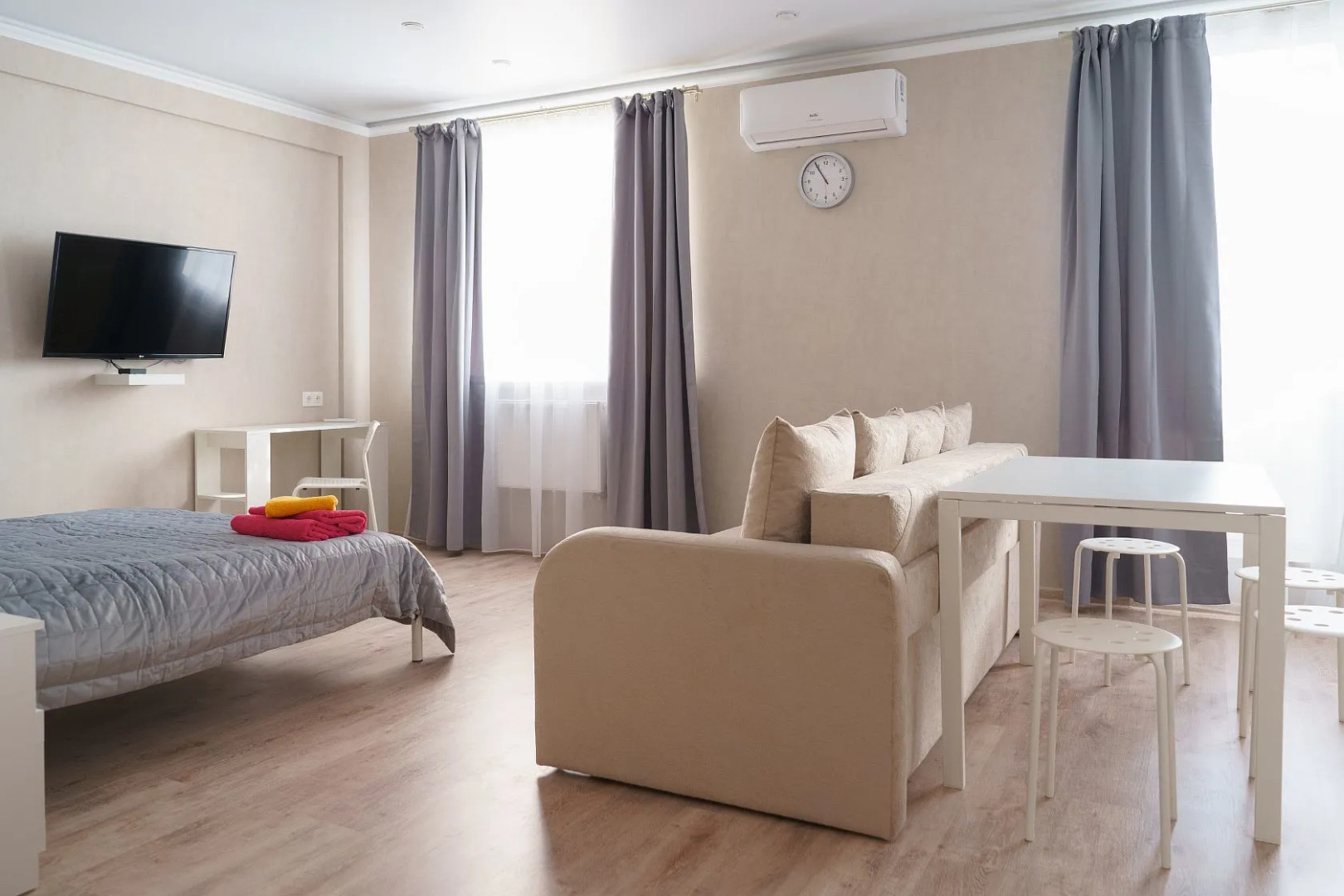 Апартаменты Right Room студия люкс на Пухова 56