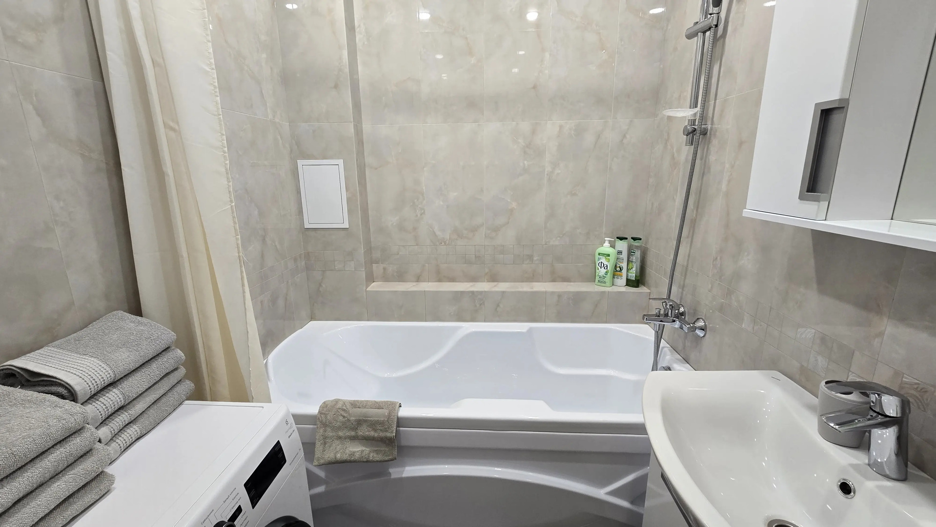 Апартаменты Видовые с парковкой около набережной и аквапарка Ривьера