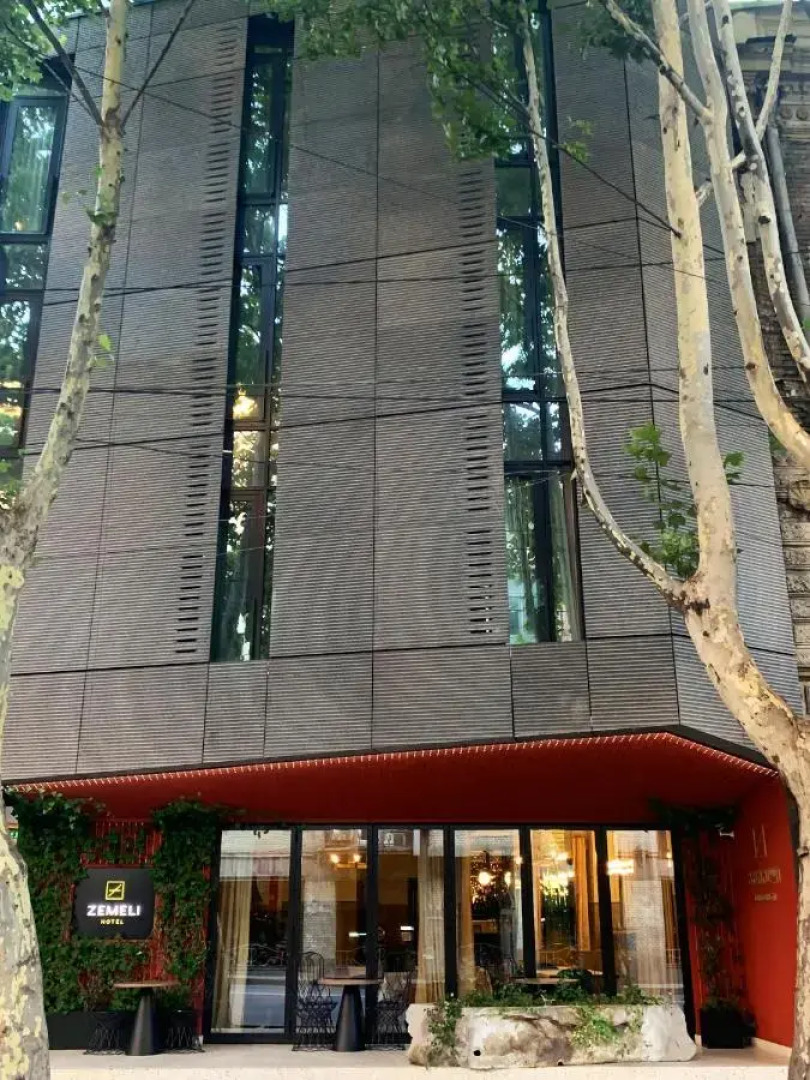 Отель Zemeli