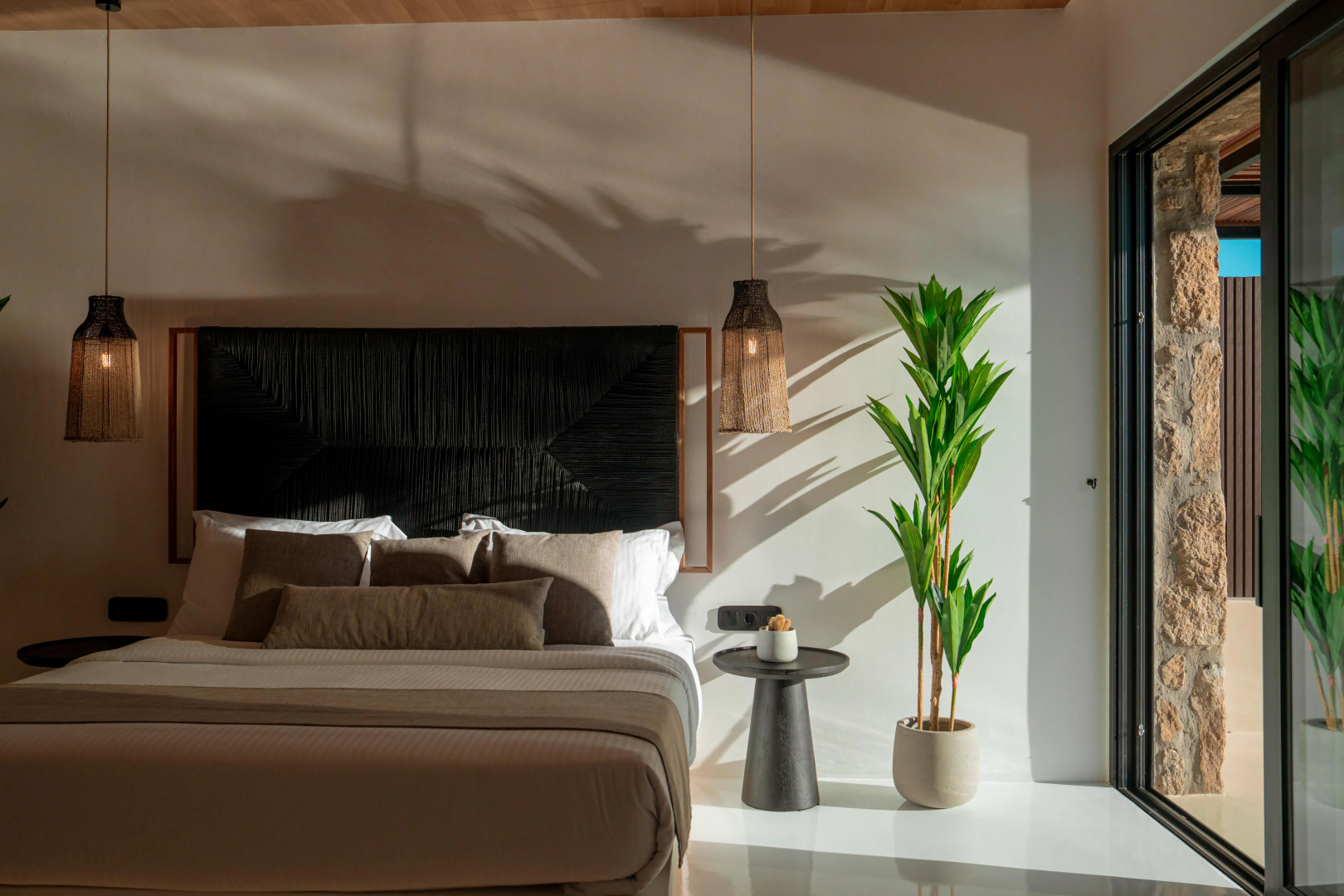 Отель Ftelia Black Villas