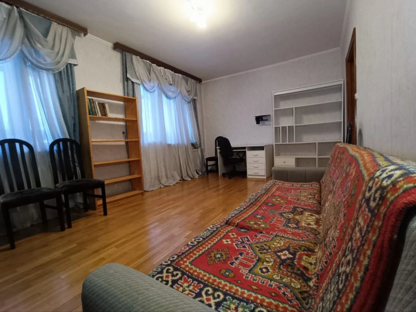 Квартира 3 Отдельные Спальни и Кухня