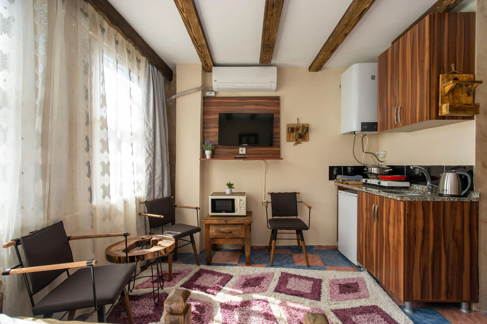 Pi Home & Apartments