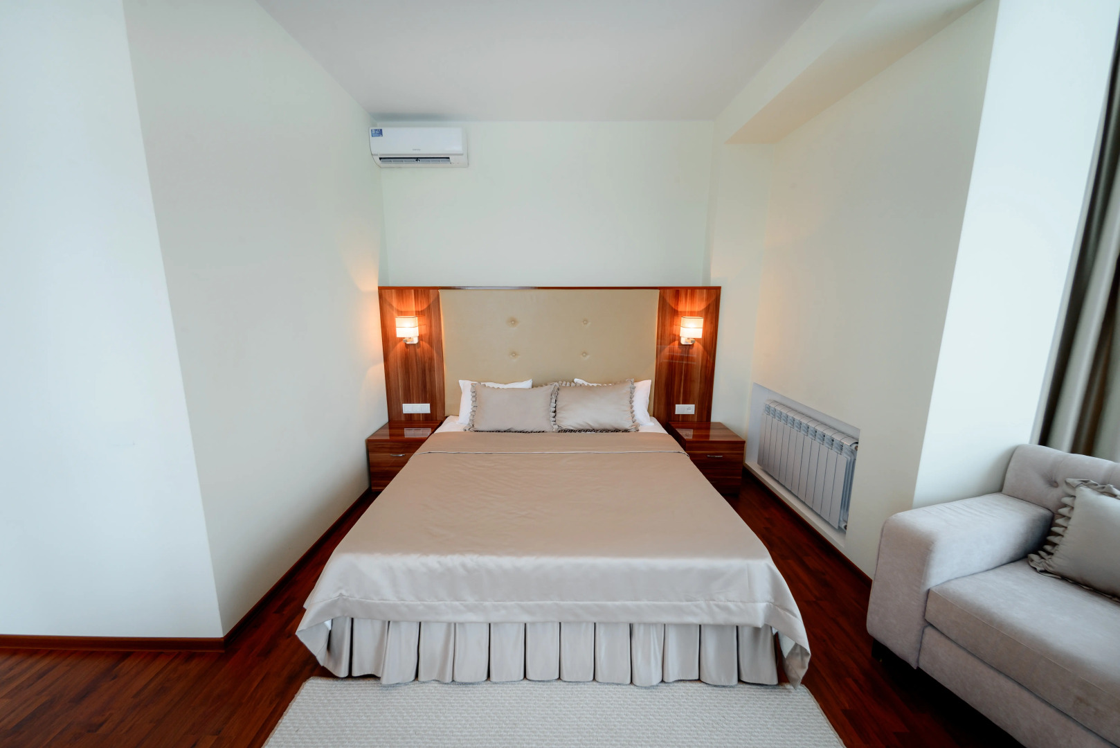 Отель Метрополис