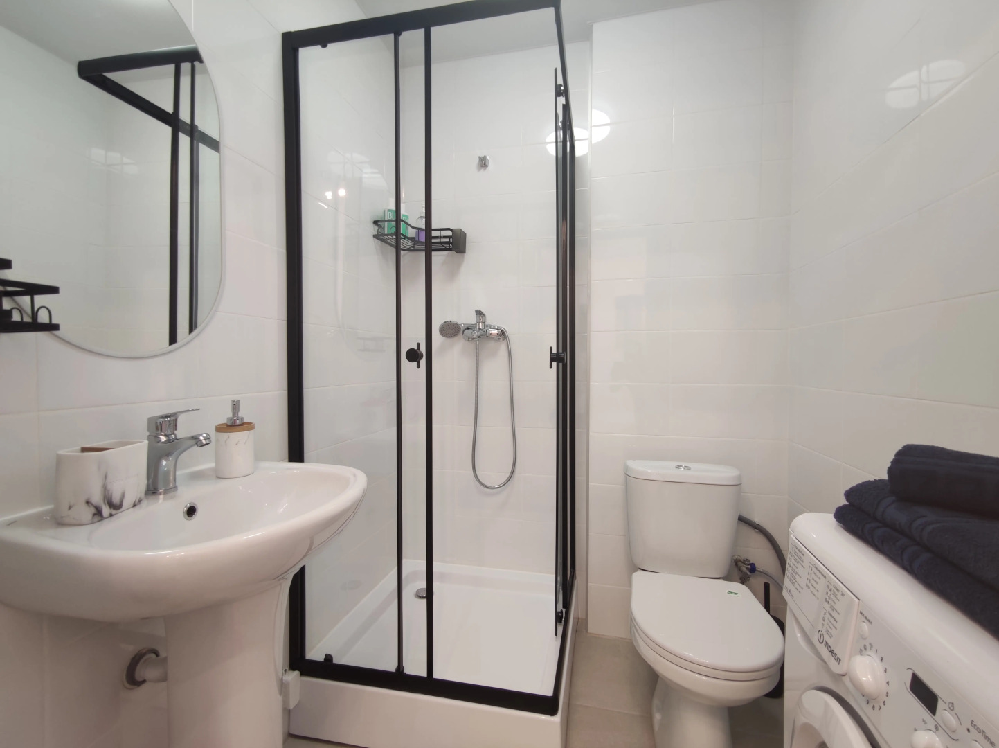 Квартира Современная Студия с большой кроватью и кондиционером