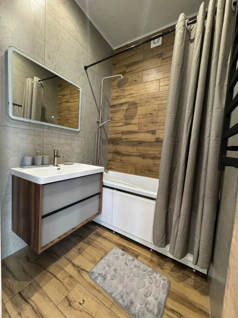 Апартаменты Светлые в Новостройке на Толстого