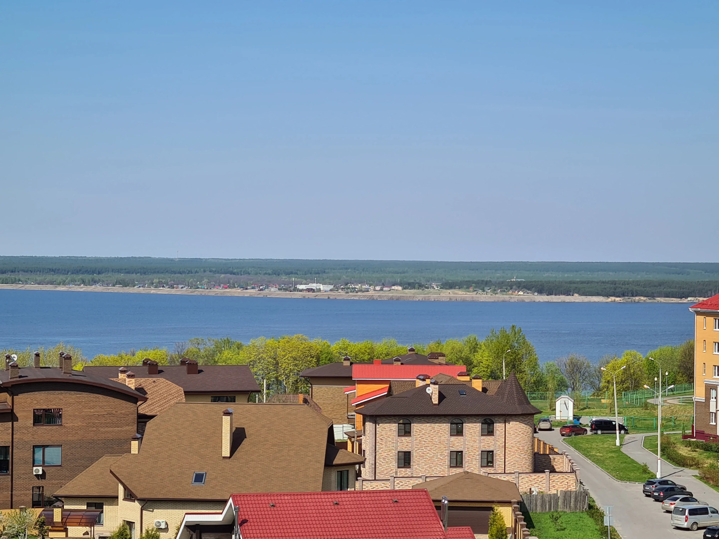 Квартира в престижном мкр. на П.Ермолаева 4 с видом на Волгу от RentAp, 4 сп.места