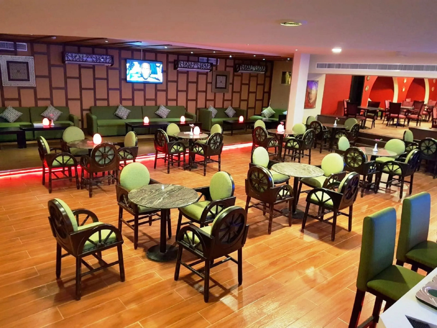 Отель Phoenicia Tower Hotel&Spa