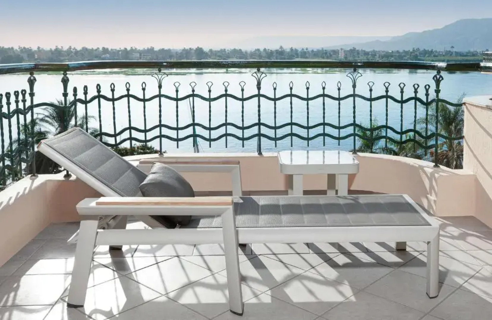 Ночлег и завтрак (B&B) Steigenberger Nile Palace Luxor Travel