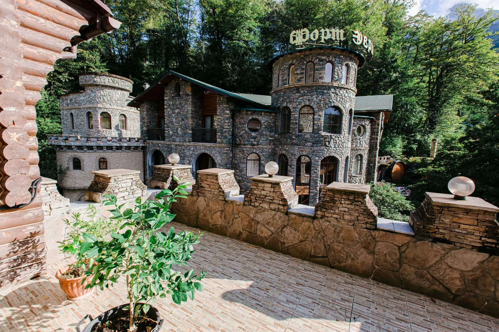 Отель Форт Эврика