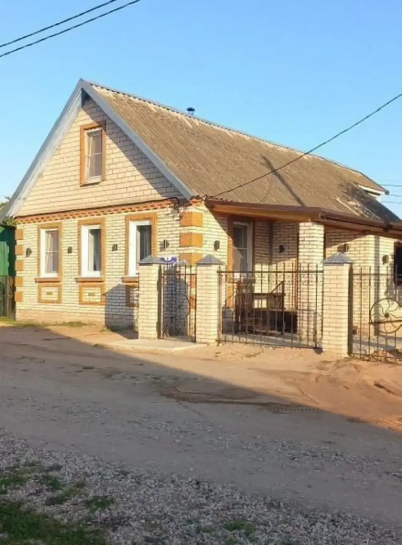 Частный Дом в Центpе Дeревни Взвад