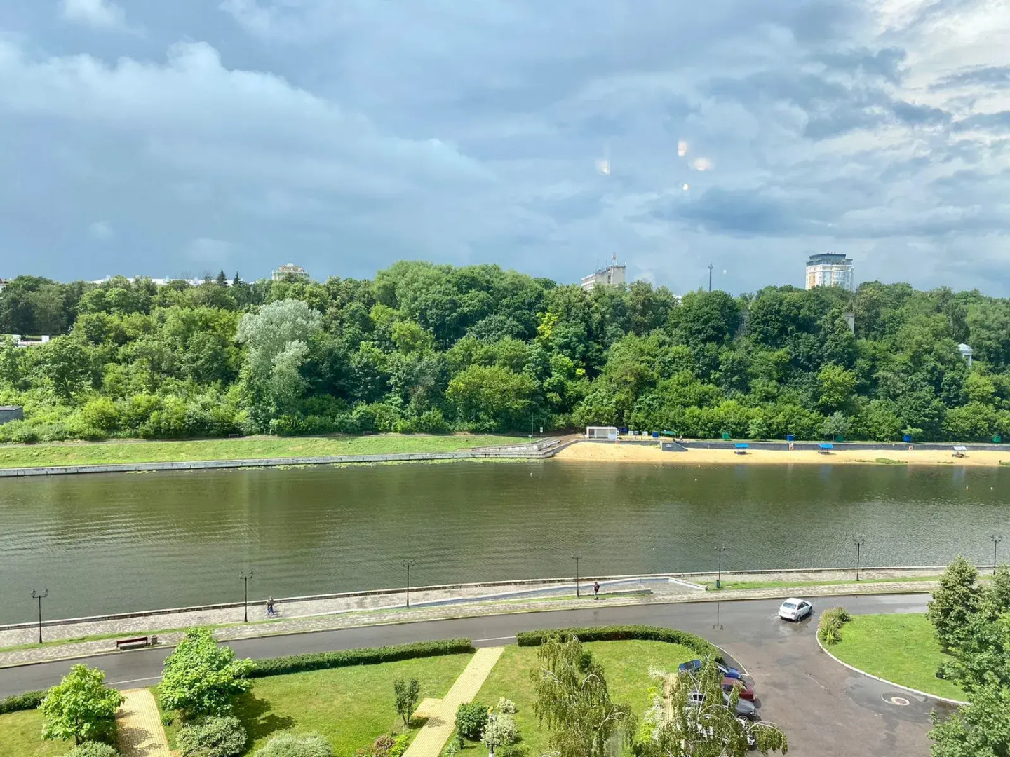 Квартира  уютная двухкомнатная в центре города.