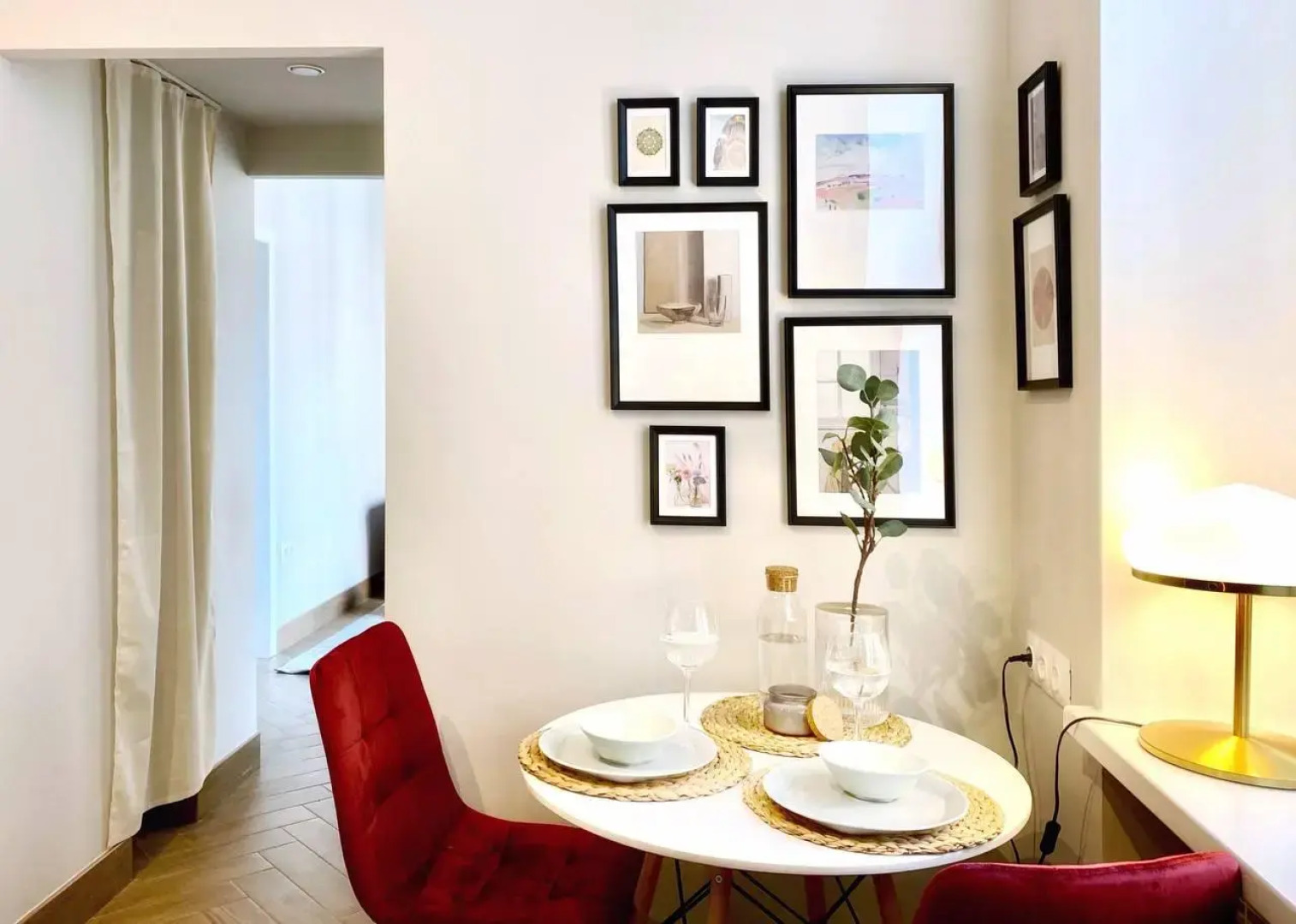 Апартаменты Сталинка на пешеходной улице