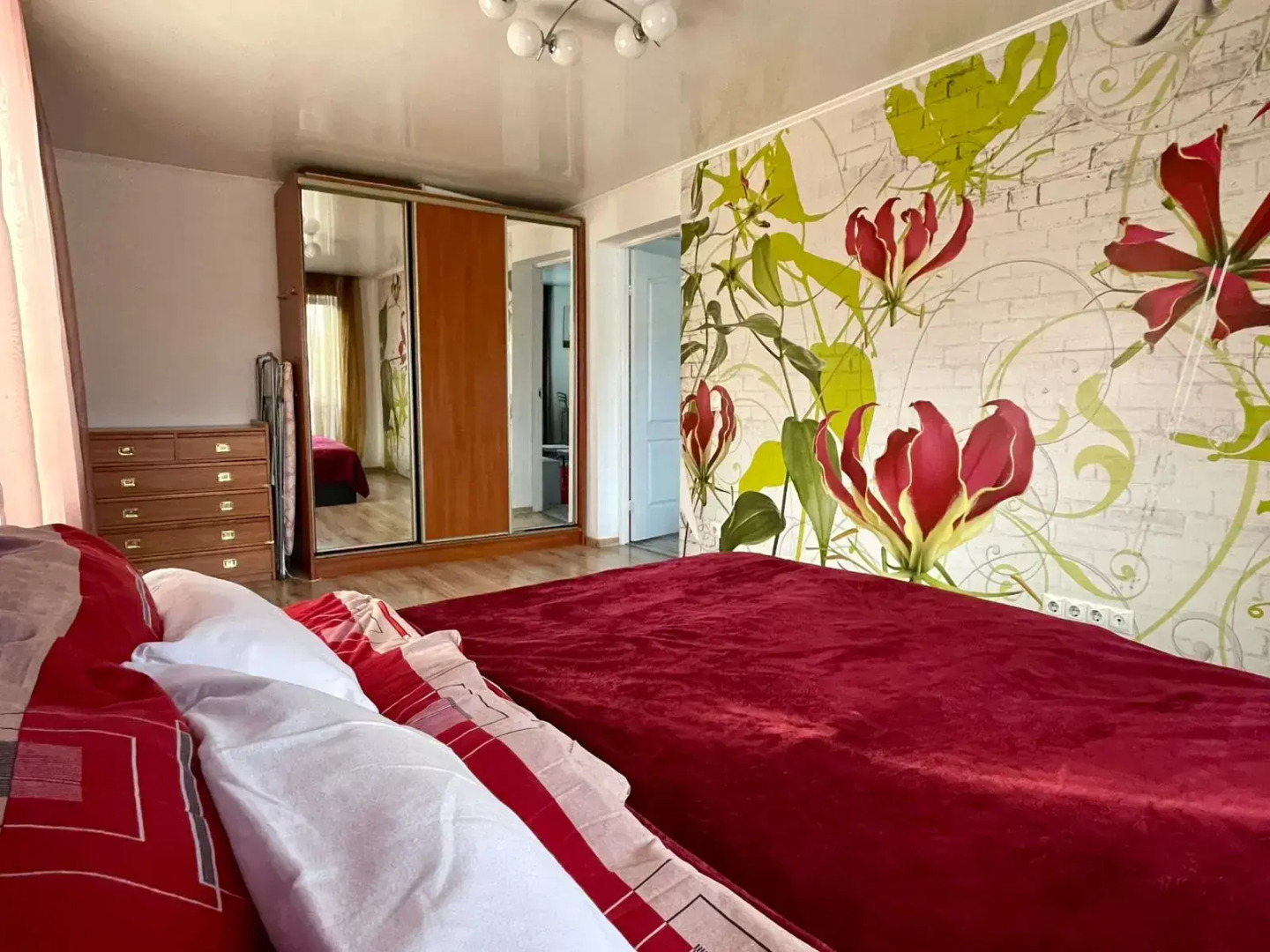 Квартира Цвета мак