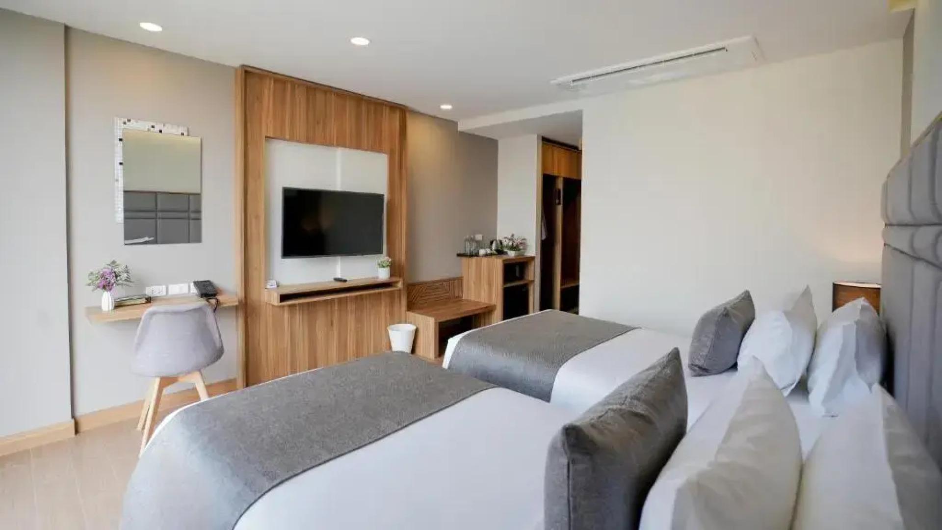 Отель Canalis Suvarnabhumi Airport Hotel