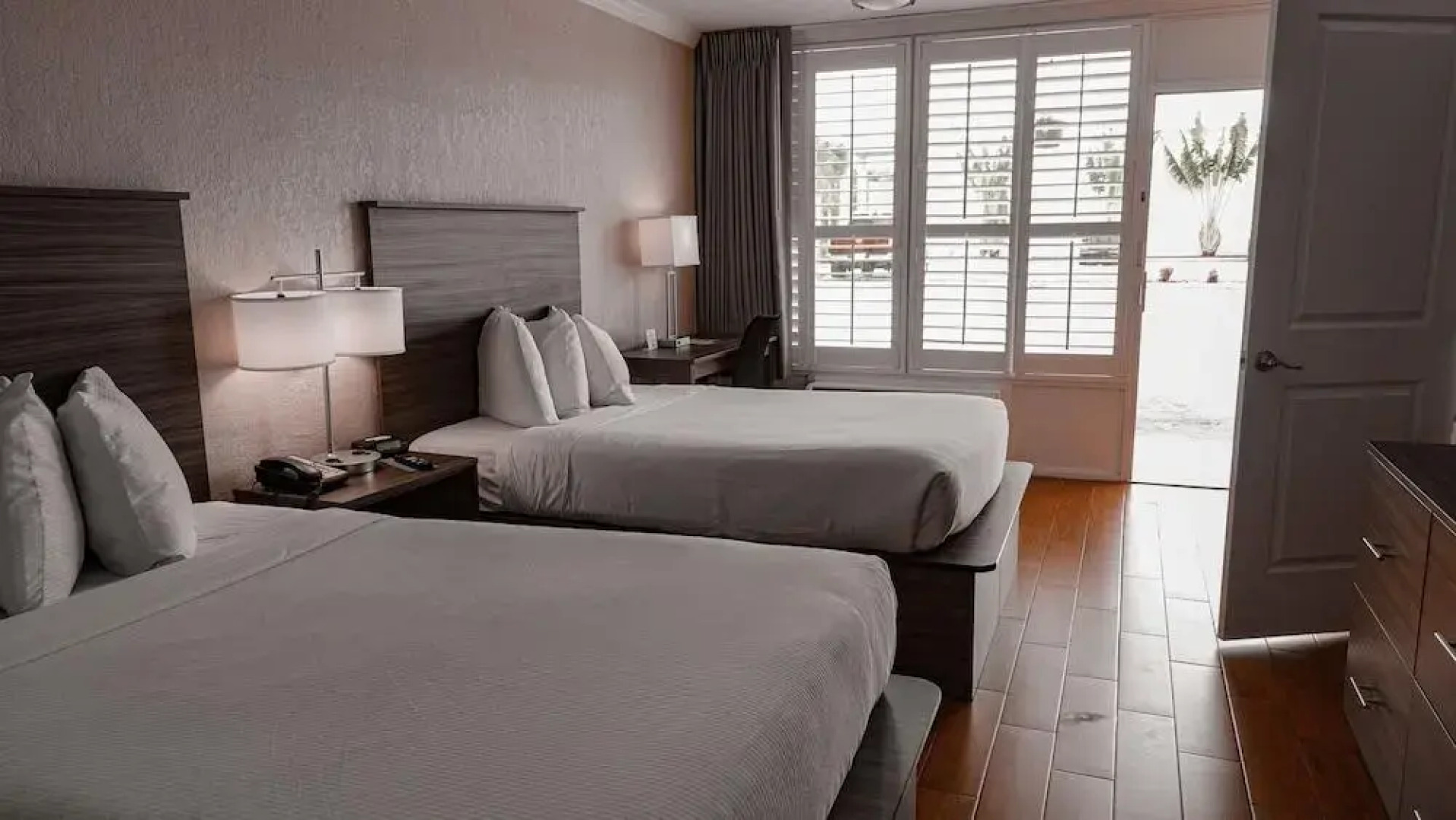 Мини Отель Melbourne All Suites